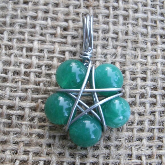 Handmade Faux Jade Beads Star Flower Pentacle Pendant - Picture 2 of 7